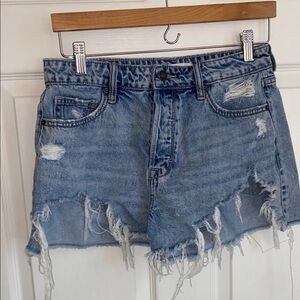 Hidden Destroyed Denim Jean Short light wash high rise size Medium
